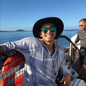 Meet your Posher, Tri